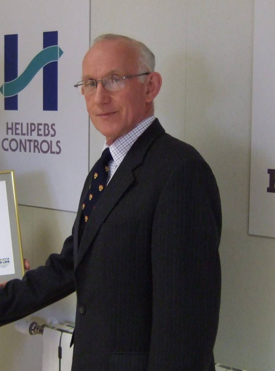 Geoff Davis accepting the Manufacturing Excellence award.